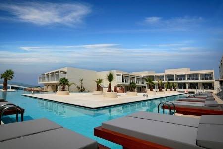 Invia – Insula Alba Resort & Spa,  recenzie