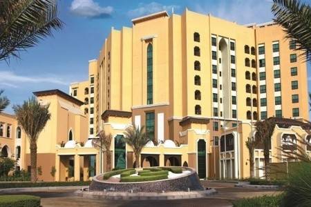 Invia – Traders Hotel, Qaryat Al Beri,  recenzie