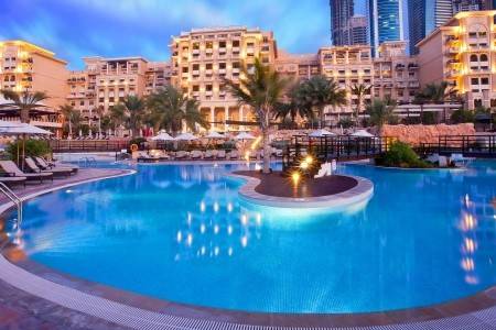 Invia – The Westin Dubai Mina Seyahi Beach Resort & Marina,  recenzie