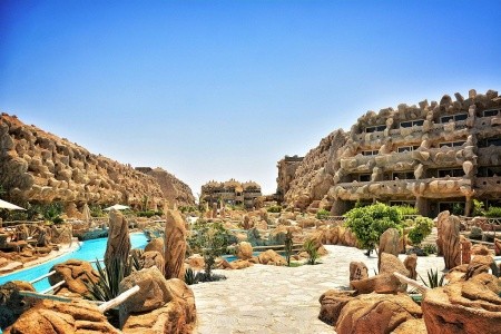 Invia – Caves Beach Resort Hurghada,  recenzie
