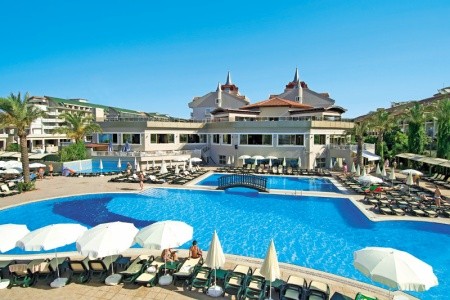 Invia – Aydinbey Famous Resort, Belek