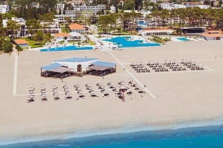 Invia – Azul Beach Resort Montenegro,  recenzie