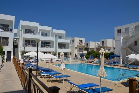 Invia – Sweet Memories Hotel Apts, Cyprus